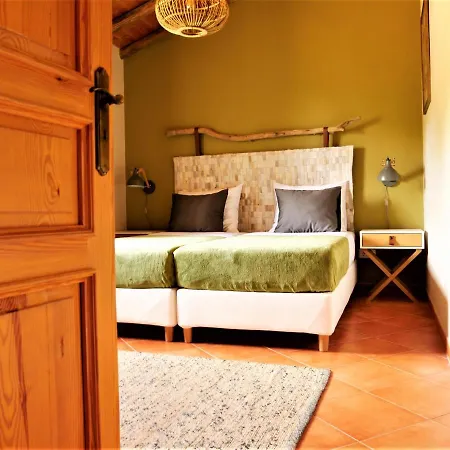 Casa Escondida, Adults Only Couette-café *