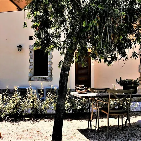 Bed & Breakfast Casa Escondida, Adults Only Alte